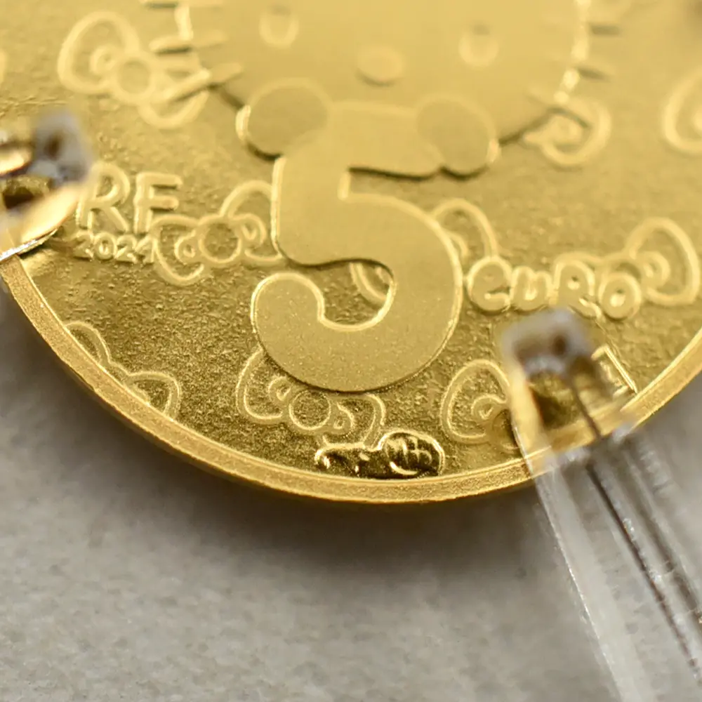 モダンコイン11：5208 フランス 2024 ハローキティ 50周年記念 5ユーロ0.5グラム プルーフ金貨 未鑑定 箱付き